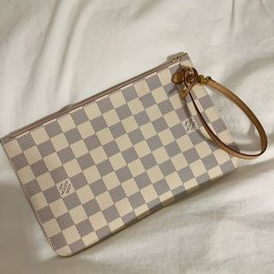 Louis Vuitton damier azur pouchette